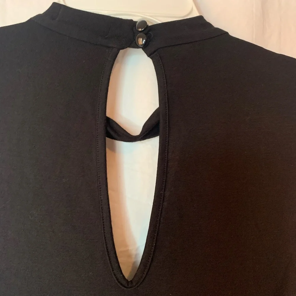 Guess sleeveless top cowl neckline M button back collar - Picture 5 of 10